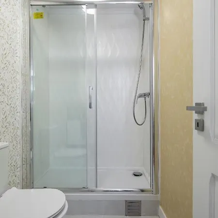 Feeling Coliving - Graca * Lisbon