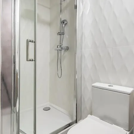 Feeling Coliving - Graca Guest house Lisbon